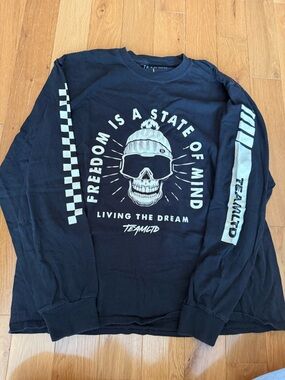 Team LTD Men’s Black Long Sleeve Graphic Tee - Freedom Is A State Of Mind